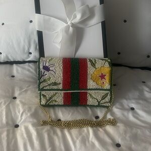 - Gorgeous hand beaded Red and Green hand bag ♥️💚